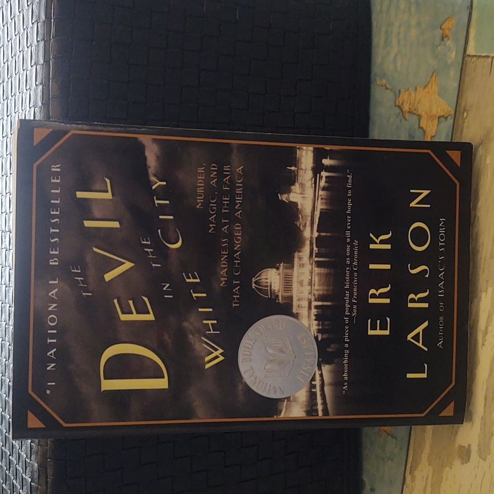 Book based on real events - crime/ mystery